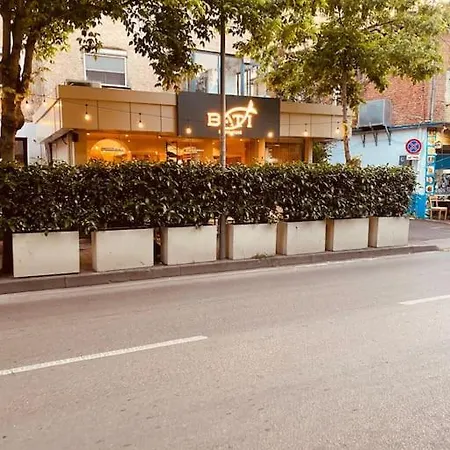 Downtown 2br Scenic Balconies Ac Wifi Διαμέρισμα *