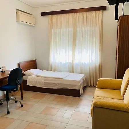 Downtown 2br Scenic Balconies Ac Wifi * Τίρανα